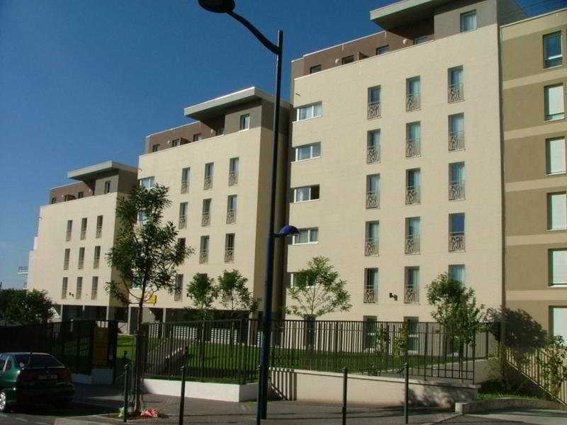 Appart'City Pontoise Cergy-Le-Haut Exterior foto